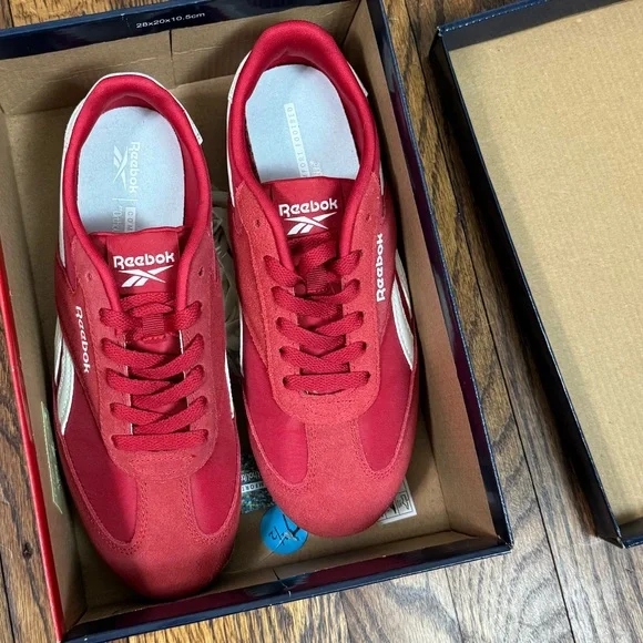 Reebok Retro Low Sneakers Women’s Size 7.5 Red White AR30309W-RCL New in Box - Picture 7 of 9